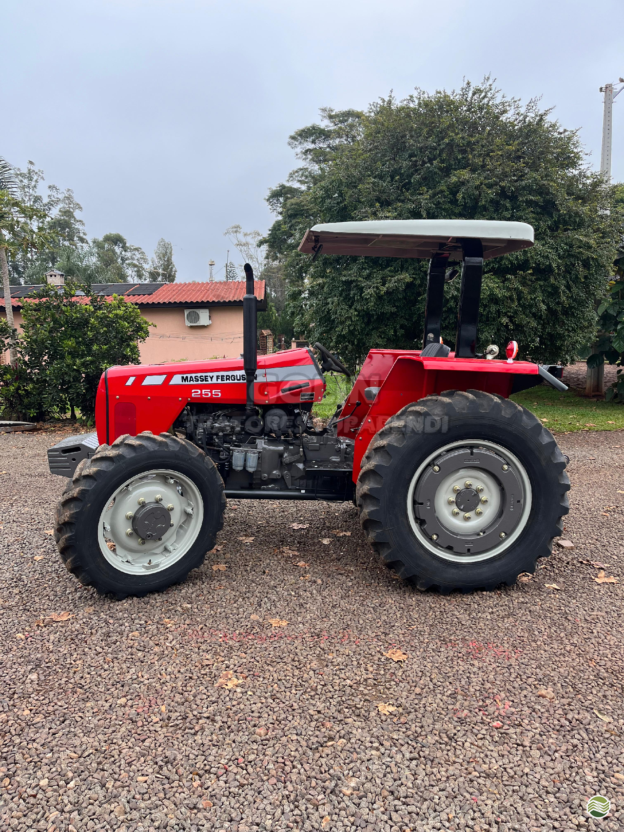TRATOR MASSEY FERGUSON MF 255 Tração 4x4 Golin Tratores TUPARENDI RIO GRANDE DO SUL RS